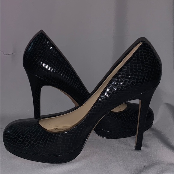 Black snake skin Ann Taylor heels size 7 1/2 - Picture 4 of 5